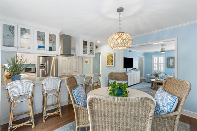 20 Charlestowne Court, Charleston, SC 29401