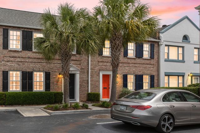 20 Charlestowne Court, Charleston, SC 29401