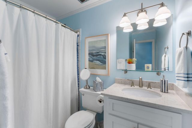 20 Charlestowne Court, Charleston, SC 29401