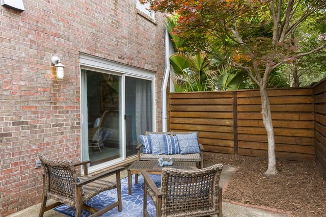 20 Charlestowne Court, Charleston, SC 29401