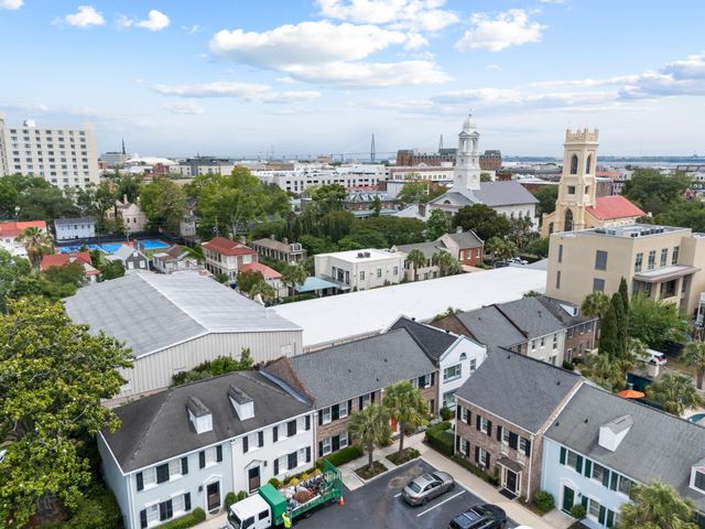 20 Charlestowne Court, Charleston, SC 29401