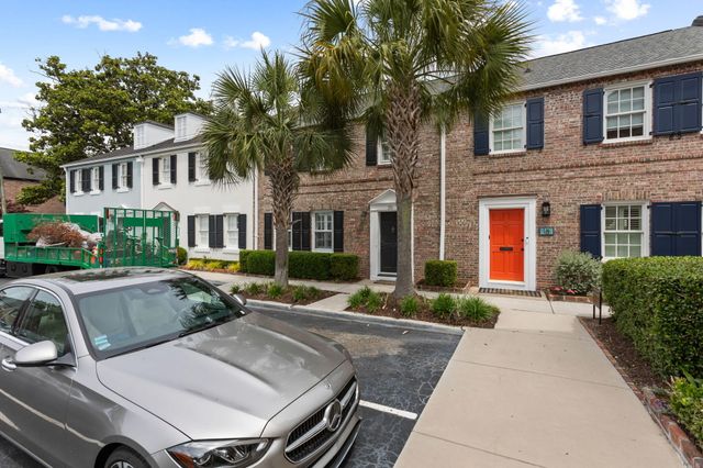 20 Charlestowne Court, Charleston, SC 29401