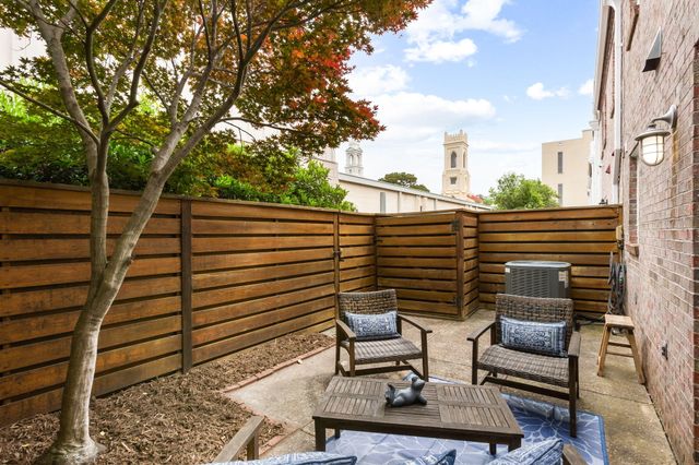 20 Charlestowne Court, Charleston, SC 29401
