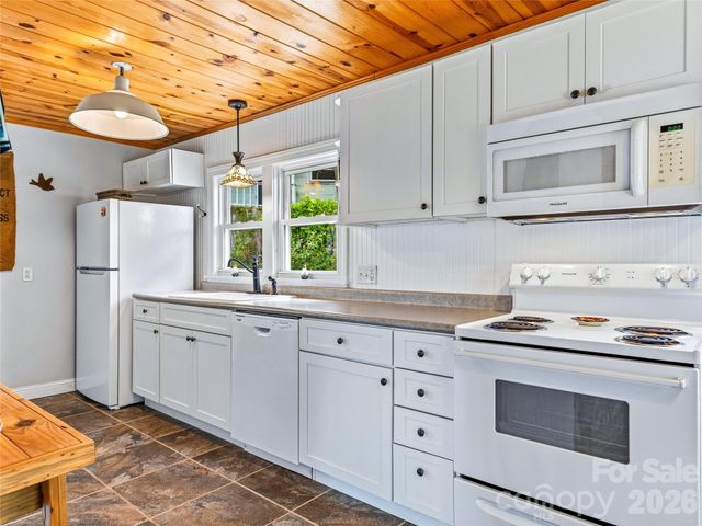 57 Langwell Avenue, Asheville, NC 28806