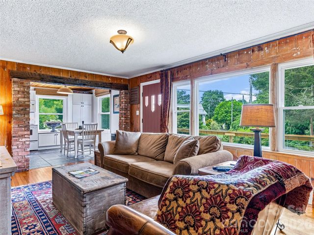 57 Langwell Avenue, Asheville, NC 28806