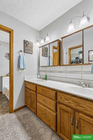 987 Sheridan Street, Fremont, NE 68025