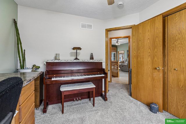 987 Sheridan Street, Fremont, NE 68025