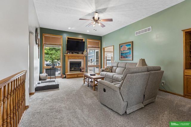 987 Sheridan Street, Fremont, NE 68025