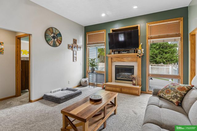 987 Sheridan Street, Fremont, NE 68025