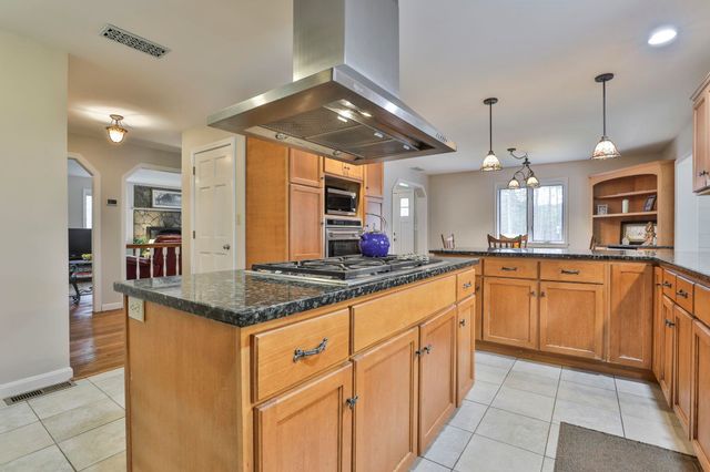 94 Breakneck Road, Newport, NH 03773