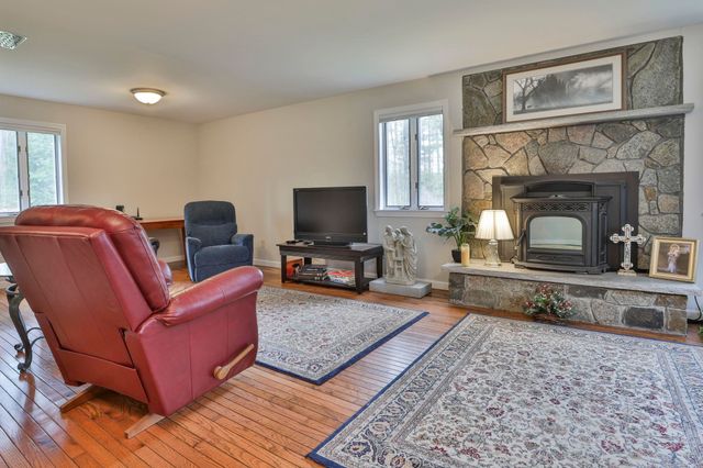 94 Breakneck Road, Newport, NH 03773