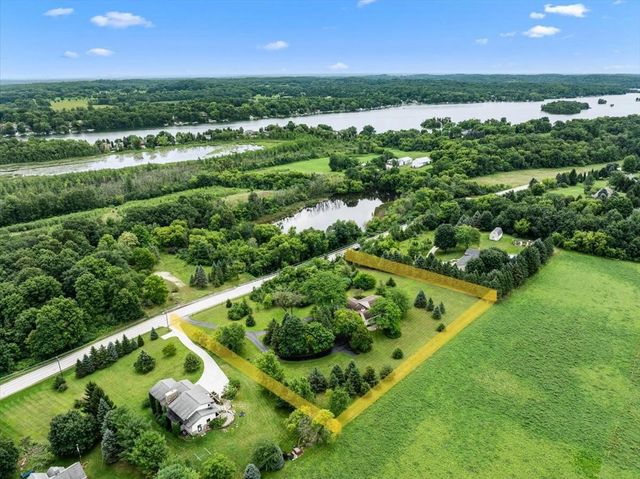 6043 State Highway 144, West Bend, WI 53095