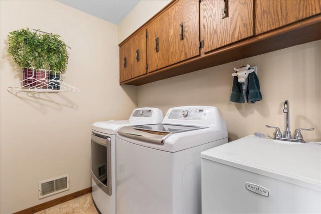 6043 State Highway 144, West Bend, WI 53095