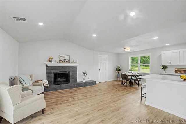 17074 E 107th Street N, Owasso, OK 74055