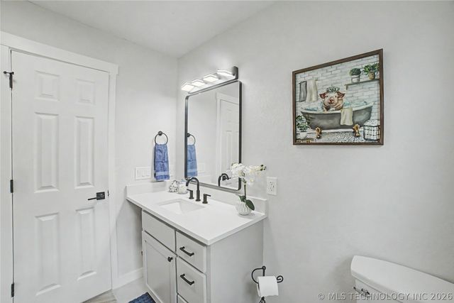 17074 E 107th Street N, Owasso, OK 74055