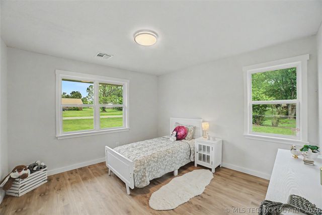 17074 E 107th Street N, Owasso, OK 74055