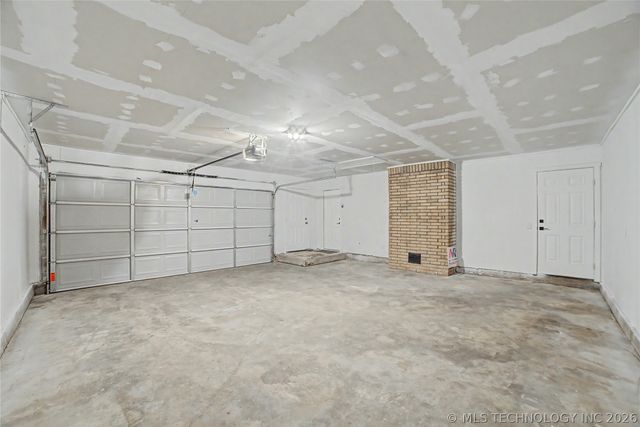 17074 E 107th Street N, Owasso, OK 74055