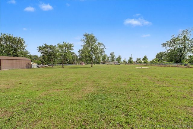 17074 E 107th Street N, Owasso, OK 74055
