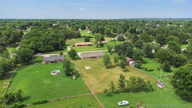 17074 E 107th Street N, Owasso, OK 74055