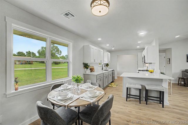 17074 E 107th Street N, Owasso, OK 74055