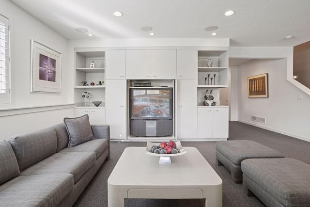 160 Stonebridge Road, Lilydale, MN 55118