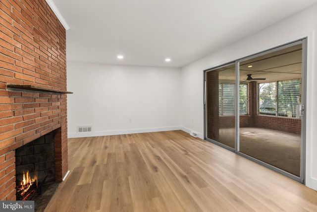 2530 VETERANS DR, Wilmington, DE 19810