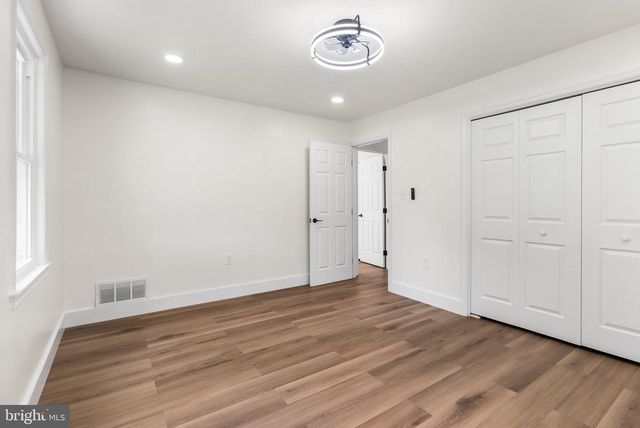 2530 VETERANS DR, Wilmington, DE 19810