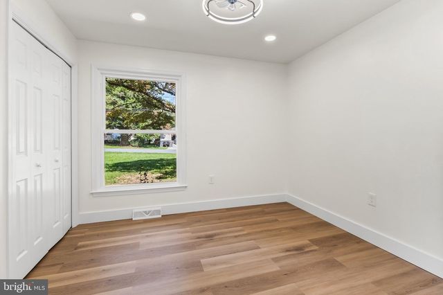2530 VETERANS DR, Wilmington, DE 19810