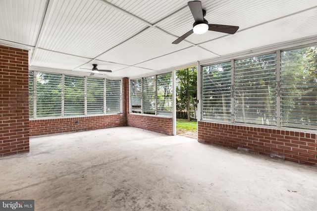 2530 VETERANS DR, Wilmington, DE 19810