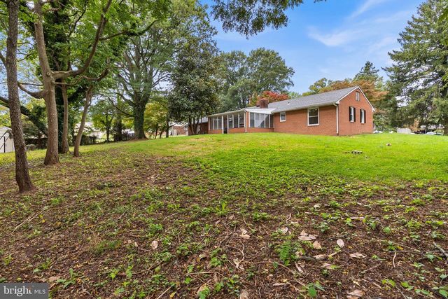2530 VETERANS DR, Wilmington, DE 19810