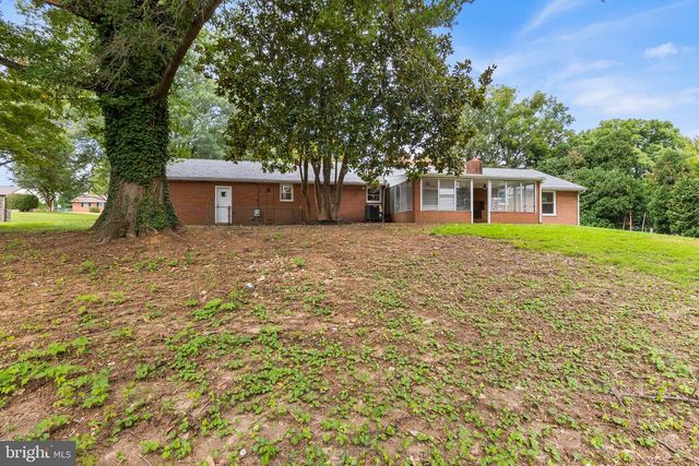 2530 VETERANS DR, Wilmington, DE 19810