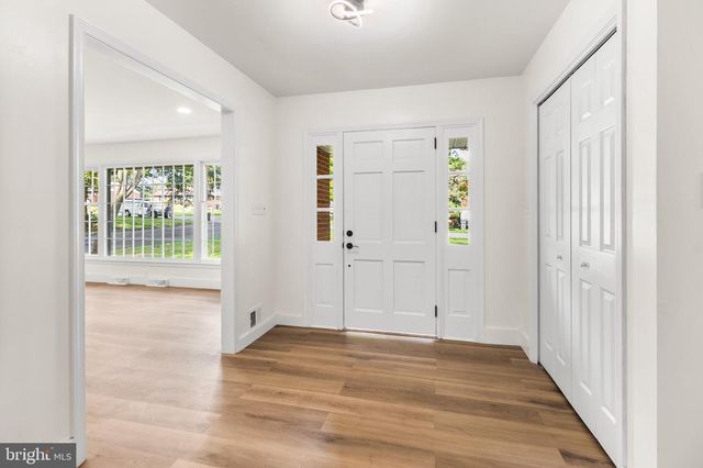 2530 VETERANS DR, Wilmington, DE 19810