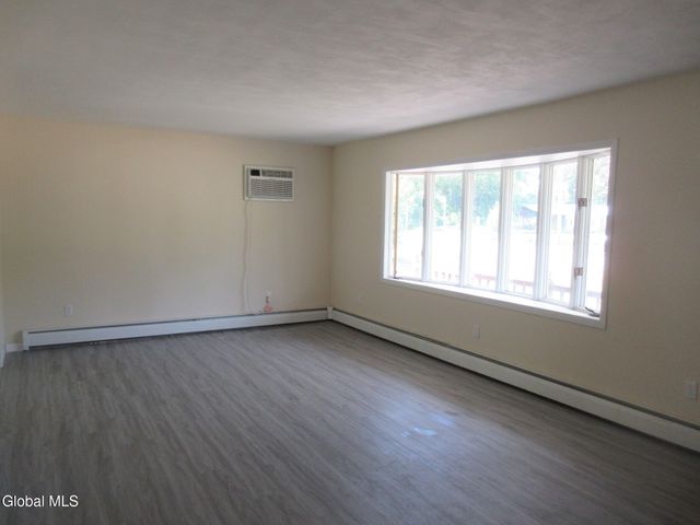 11 Ferry Street, Schuylerville, NY 12871