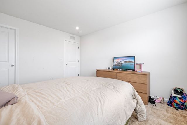 3001 Semple Way, Mundelein, IL 60060