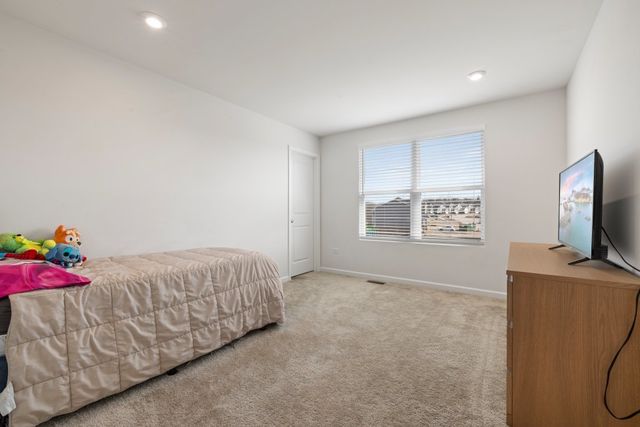 3001 Semple Way, Mundelein, IL 60060