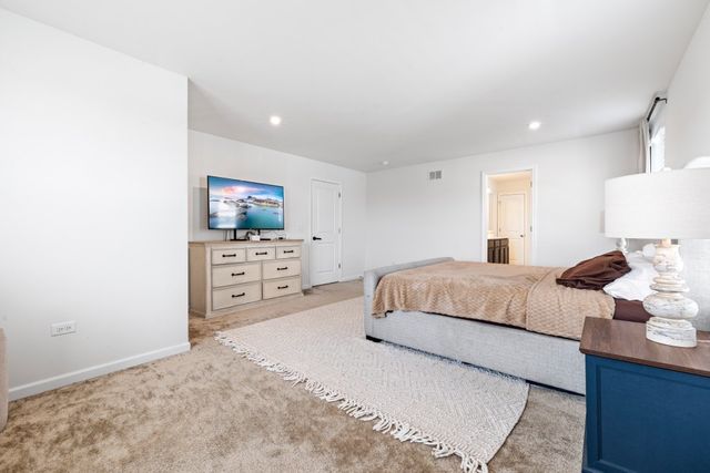 3001 Semple Way, Mundelein, IL 60060