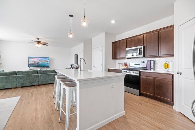 3001 Semple Way, Mundelein, IL 60060