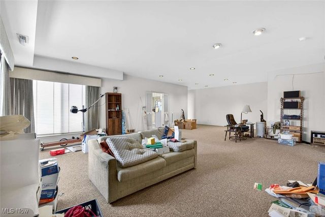 2112 Acacia Park Drive 619, Lyndhurst, OH 44124