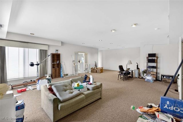 2112 Acacia Park Drive 619, Lyndhurst, OH 44124