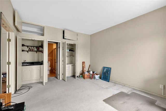 2112 Acacia Park Drive 619, Lyndhurst, OH 44124