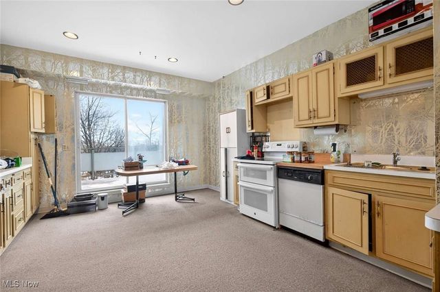 2112 Acacia Park Drive 619, Lyndhurst, OH 44124