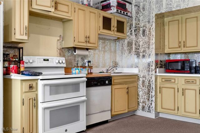 2112 Acacia Park Drive 619, Lyndhurst, OH 44124