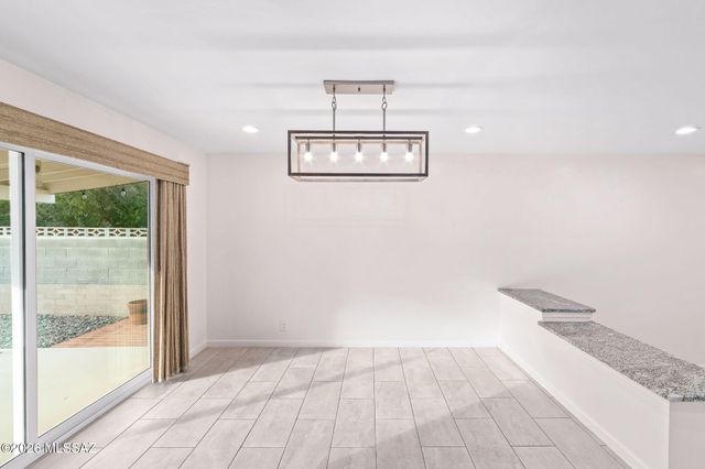 220 S Clausen Circle, Tucson, AZ 85745