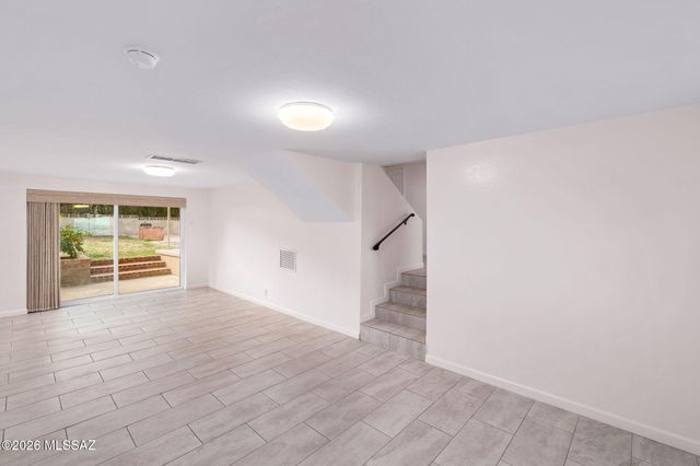 220 S Clausen Circle, Tucson, AZ 85745