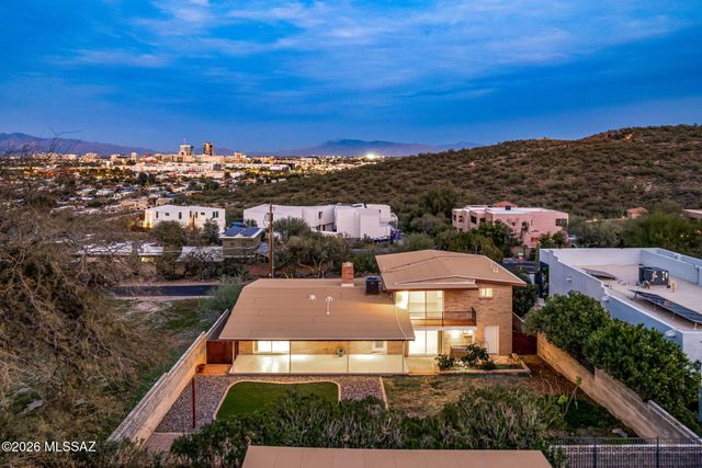 220 S Clausen Circle, Tucson, AZ 85745