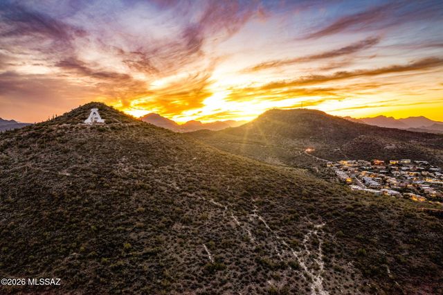 220 S Clausen Circle, Tucson, AZ 85745