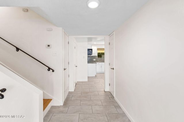 220 S Clausen Circle, Tucson, AZ 85745