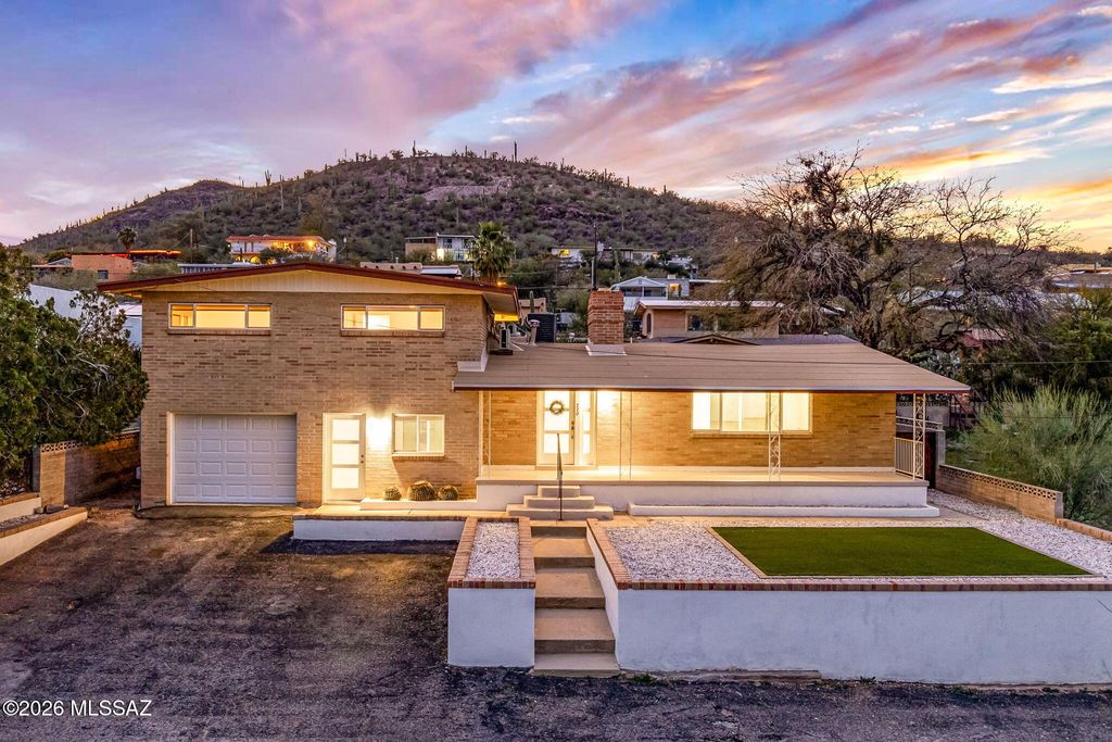 220 S Clausen Circle, Tucson, AZ 85745