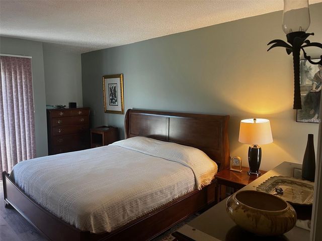 1051 S HIGHLAND STREET 4C, Mount Dora, FL 32757