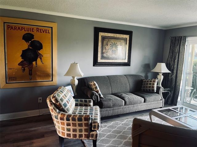 1051 S HIGHLAND STREET 4C, Mount Dora, FL 32757